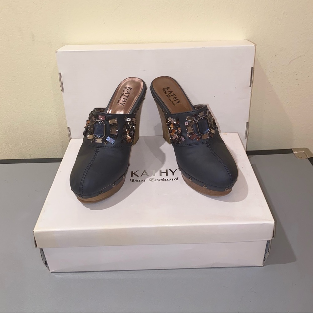 Kathy Van Zeeland VCADY Embellished Clogs, Size 7.5, Color: Blue - Picture 8 of 15